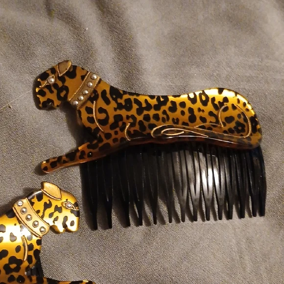 Leopard Hair Combs - Picture 3 of 5